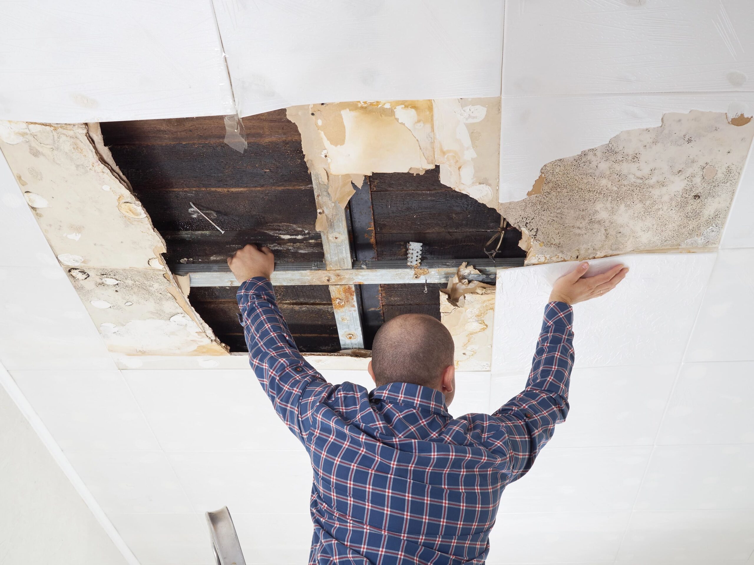 water-damage-restoration-commercial-drywall